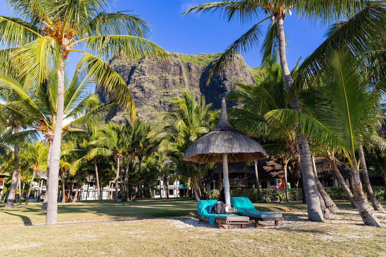 La plage du Morne et la montagne du Morne Brabant, à l'île Maurice